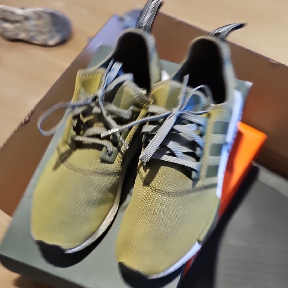 Men's Green Adidas Sneakers
